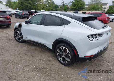 2022 Ford Mustang Mach-E Premium z USA, uszkodzony, nr VIN 3FMTK3SUXNMA56889